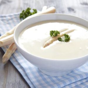 Afbeelding een kom aspergesoep