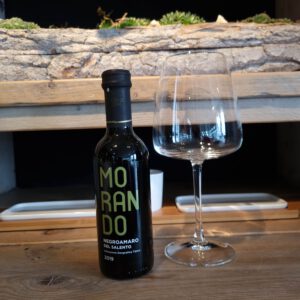 Afbeelding een fles Morando negromaro witte wijn