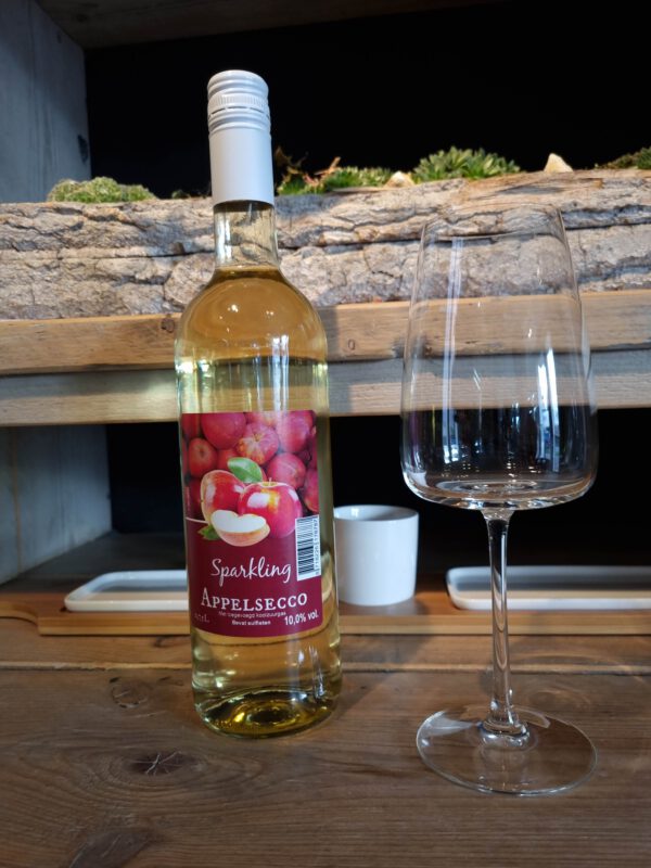 Afbeelding een fles sparkling appelsecco